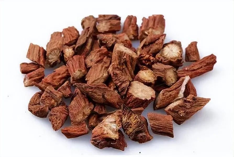 The "Golden Partner" of Danshen: Regular Consumption May Promote Blood Circulation and Dissolve Thrombus