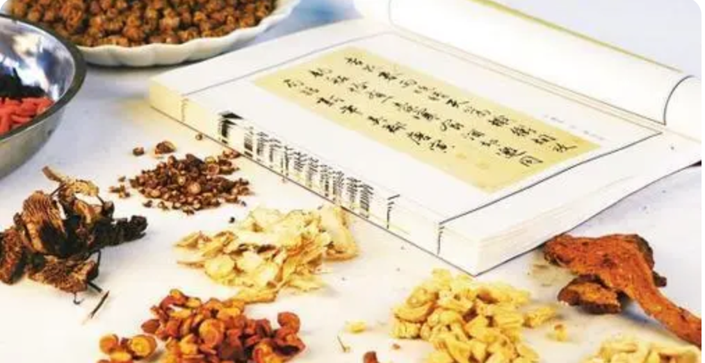 Four Major Qi-Boosting Traditional Chinese Medicine Formulas for Heart, Spleen, Lung, and Kidney Qi: Energize Your Vitality All Year Round