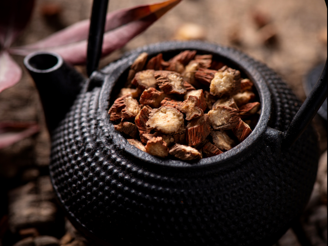 The Efficacy, Functions, and Contraindications of Dan Shen (Salvia miltiorrhiza)