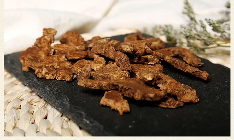 The Benefits and Uses of Cang Zhu (Atractylodes)