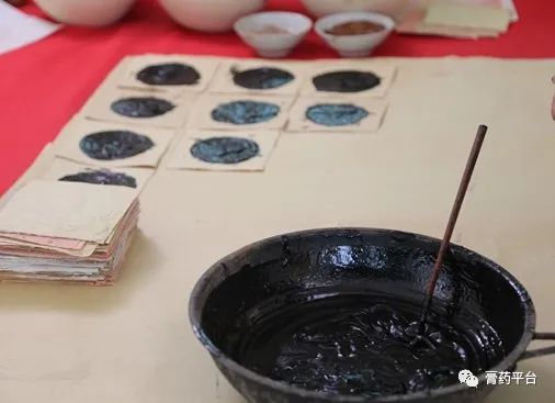 Traditional Techniques and Methods for Making Medicinal Plasters