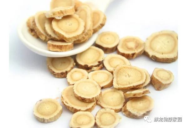 Common Medicinal Herb: Astragalus (Huang Qi)