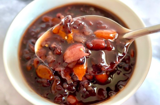 The True Commoner's Blood Nourishing Recipe: Enjoy Regularly for Improved Blood Circulation and a Rosier Complexion