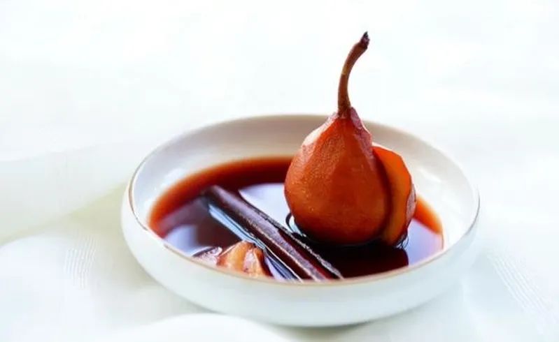 Elegant French Style: Red Wine Poached Pears with Cinnamon Aroma