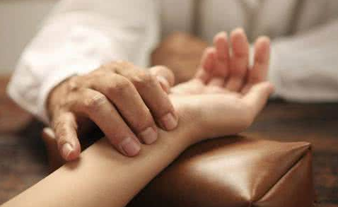 Master's Medical Case || Treatment Strategies and Medication Experience for Spleen-Stomach Damp-Heat Syndrome