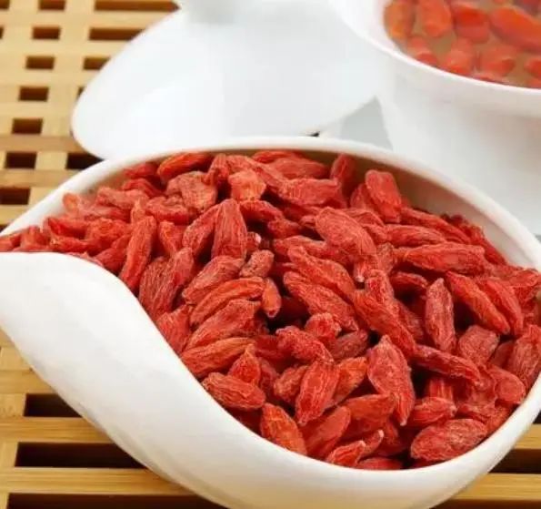 What Are the Benefits of Drinking Honeysuckle Tea? Key Points to Know to Avoid Misuse