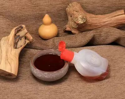 Popular Science | Gua Sha for the Hands: Unblocking Meridians