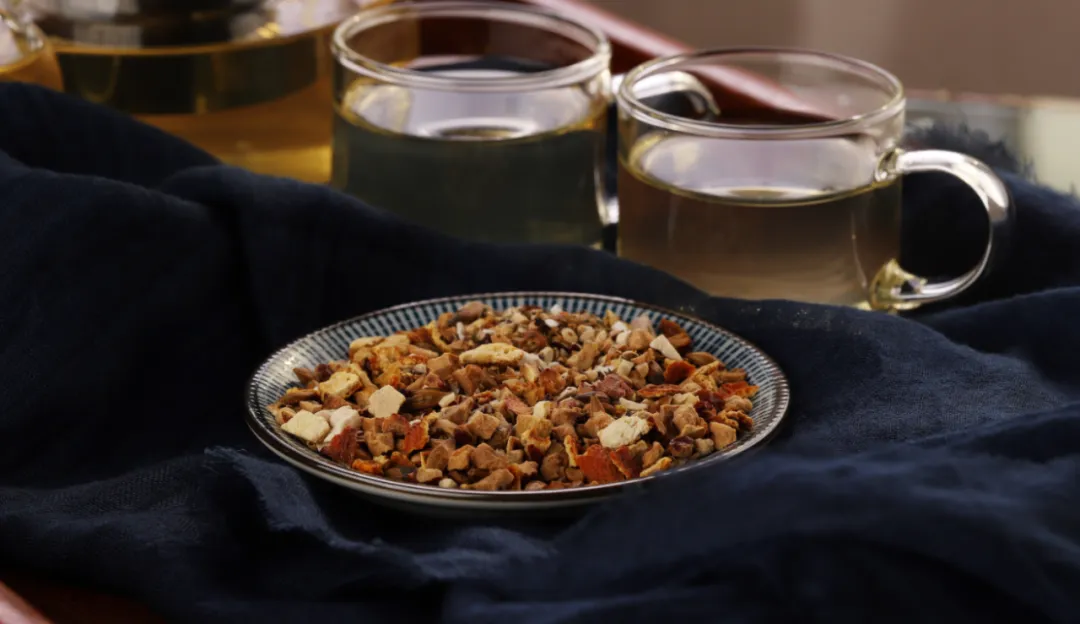 Four Formulas for Clearing Heat and Eliminating Dampness