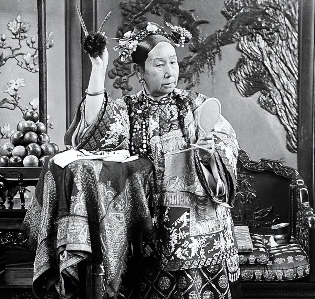 The Mysterious Case of Slippery Pulse in the Eighth Year of Guangxu: Unraveling the Enigma Behind Empress Dowager Cixi's Pulse