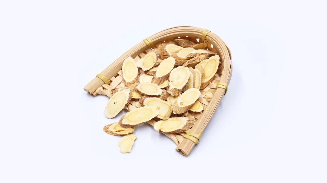 The Remarkable Uses of Huang Qi (Astragalus): Insights from Renowned Physician Gong Tingxian