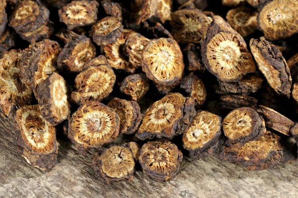 The Efficacy and Functions of Huang Lian: Effective for Clearing Heat and Reducing Fire, but Caution for Certain Individuals!