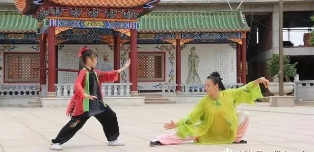 Practicing Tai Chi Together: The Best Fate in Life