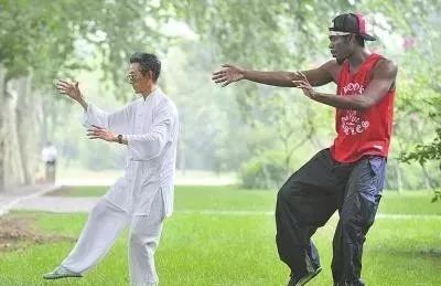 Practicing Tai Chi Together: The Best Fate in Life