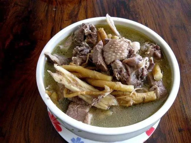14 Nutritious and Delicious Medicinal Soups for the Spring Festival