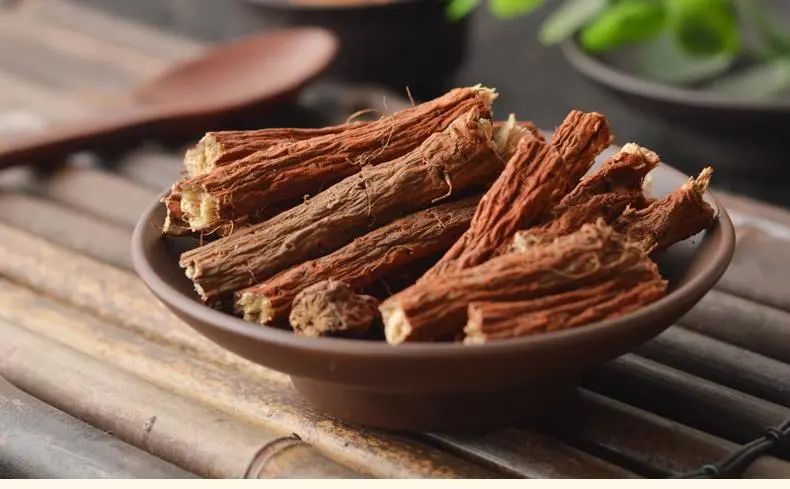 The Efficacy and Functions of Dan Shen: Activating Blood Circulation, Preventing Aging, Essential for Women and the Elderly