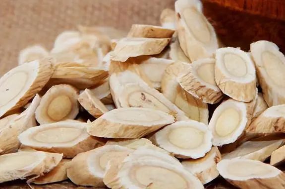 Astragalus: A Treasure for Health, Addressing 6 Issues Gradually