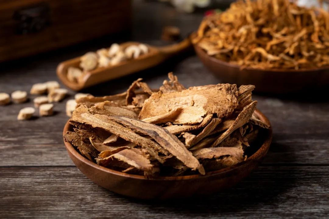 The Efficacy and Dietary Precautions of Angelica Sinensis (Dang Gui) with 6 Health-Promoting Recipes