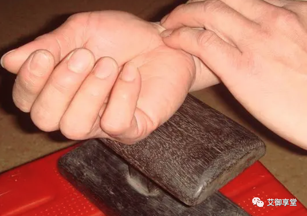 The Double String Pulse and the偏弦 Pulse