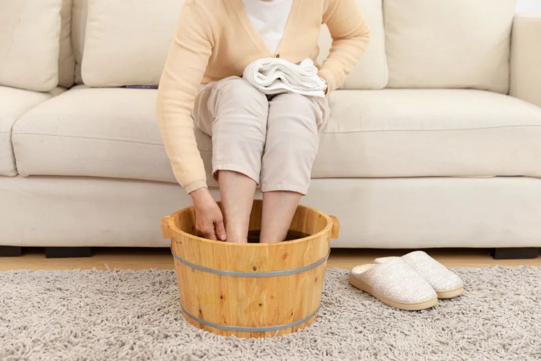 Cold as the Source of All Illness: Five Key Points to Warm Yang and Alleviate Coldness in the Body