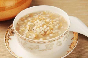 Health Preservation through Seasonal Eating: Dietary Therapy for Different Groups during the Summer Solstice