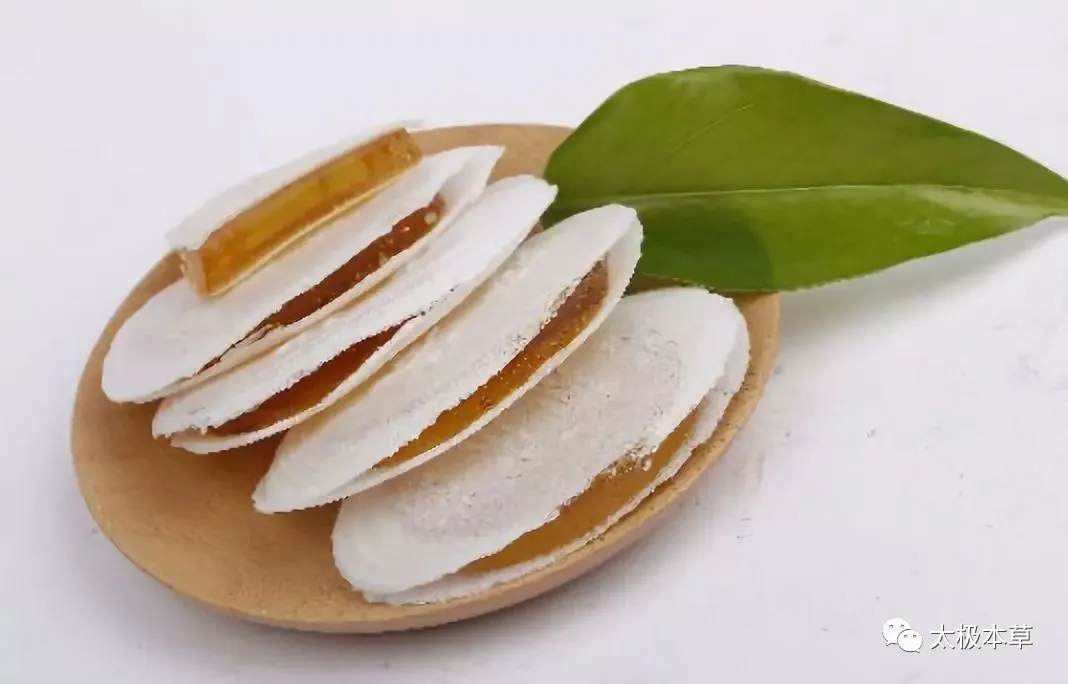 A Handful of Poria: 14 Uses for Treating Spleen Deficiency, Duodenal Ulcers, Insomnia, Forgetfulness, and More