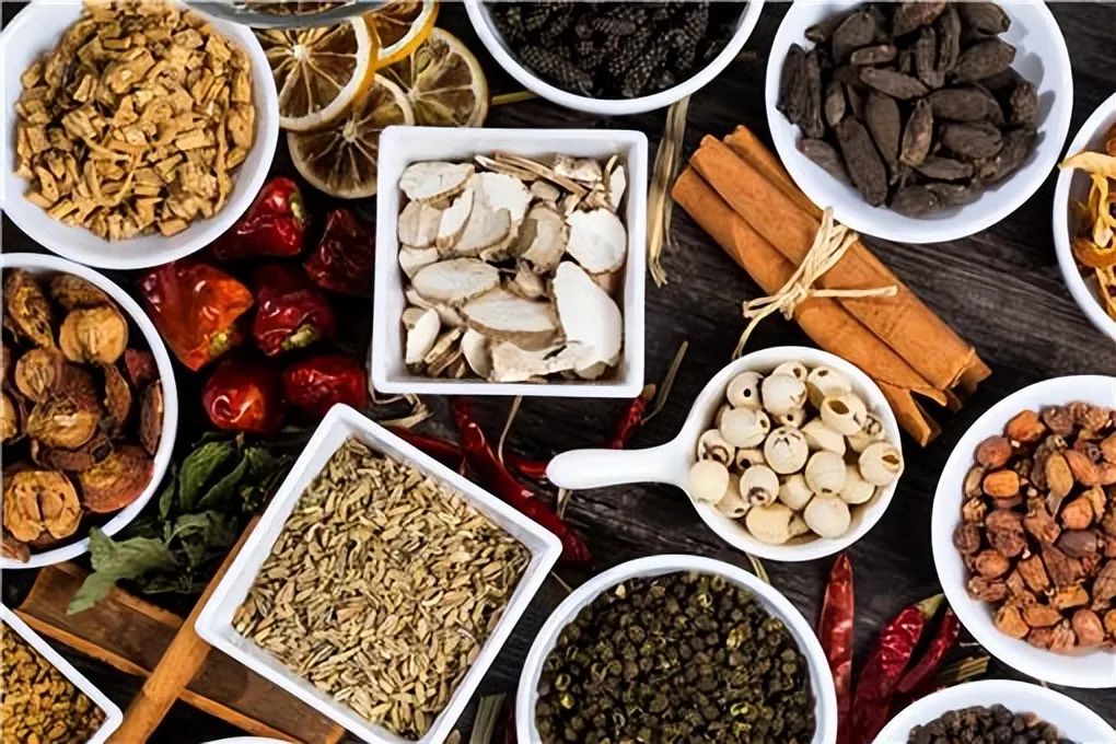 Five Manifestations of Yin Deficiency and Excess Heat in Traditional Chinese Medicine: A Guide to Proper Regulation