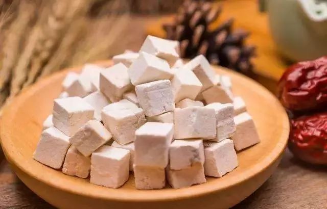 Benefits of Poria (Fu Ling) for Spleen and Stomach Health