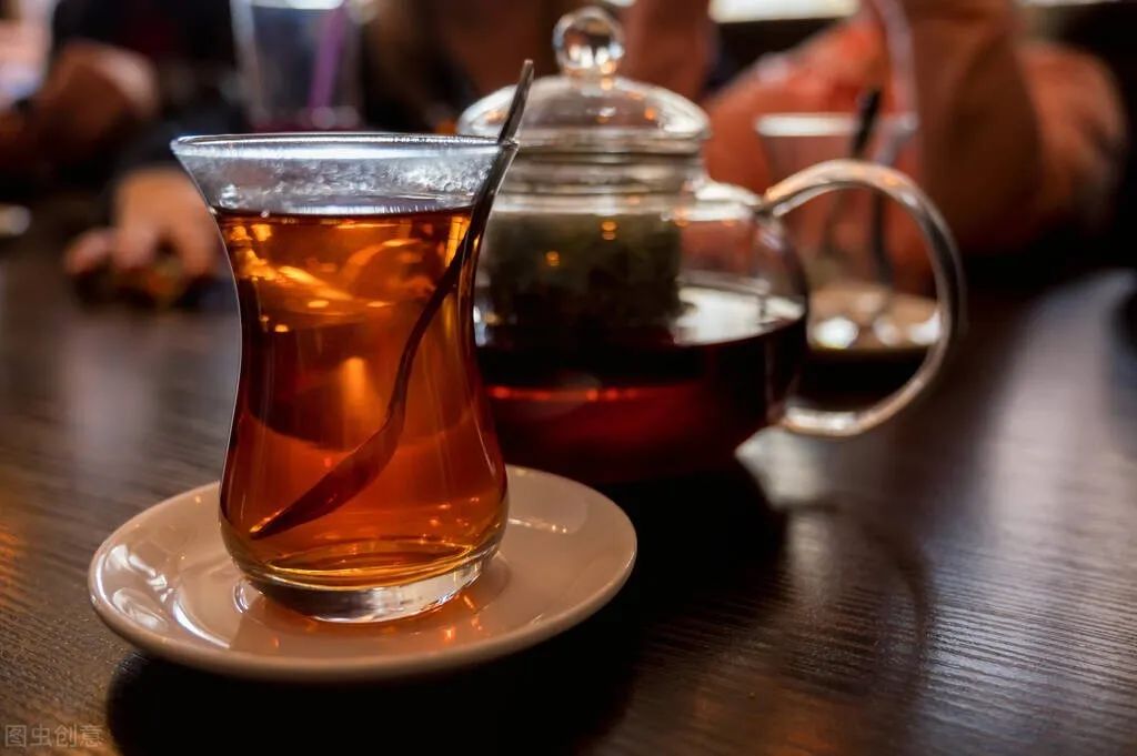 4 Traditional Chinese Medicines to Clear Heat and Resolve Dampness, Refreshing the Body