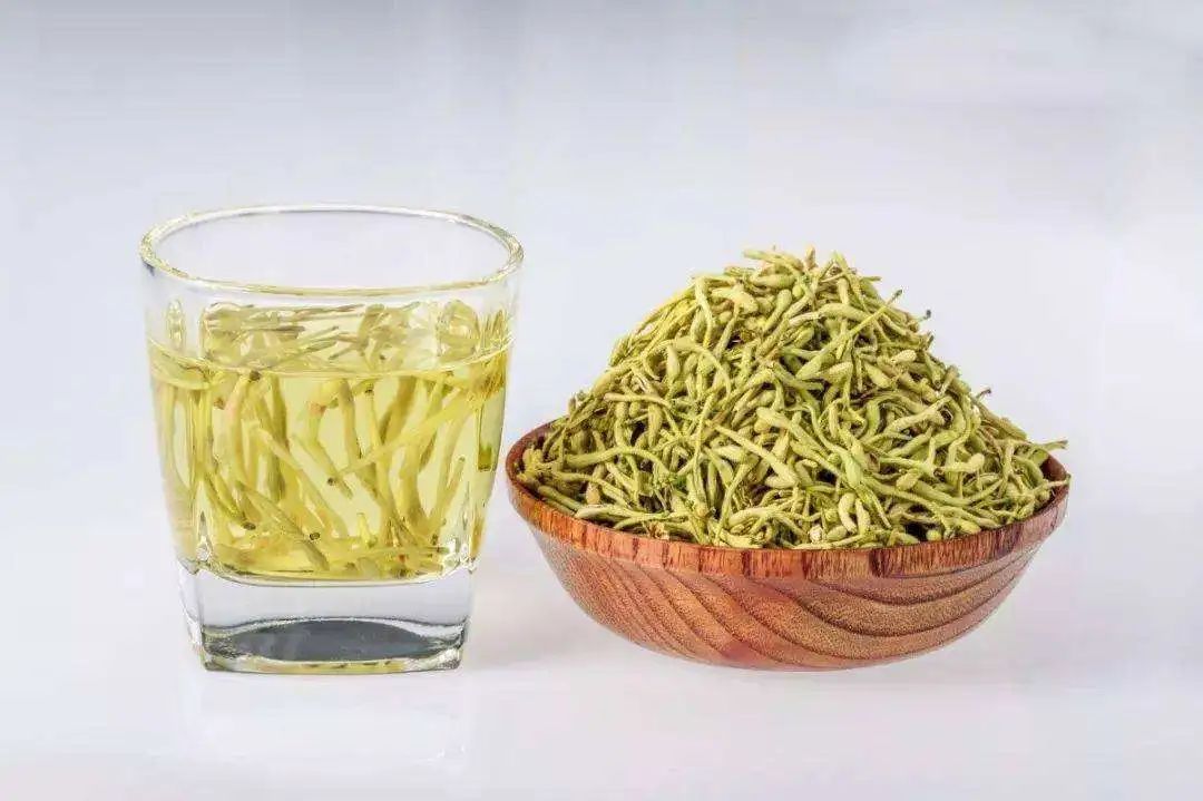 Common Honeysuckle in Rural Areas: A Childhood Memory and Its Value
