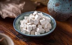 Four Varieties of Poria: Different Effects of the Same Name