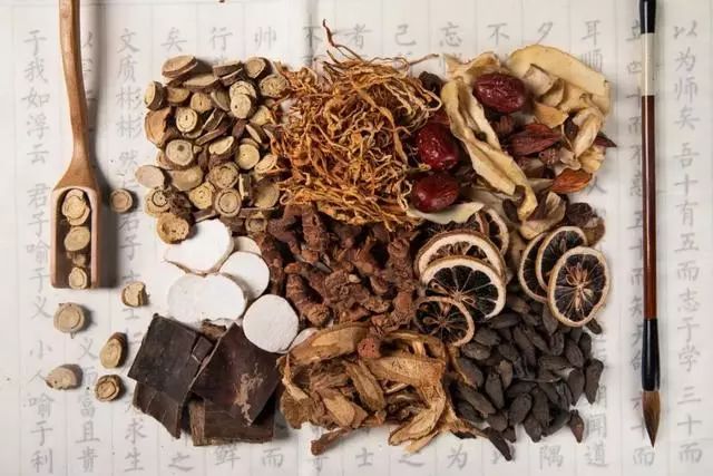 33 Pairs of Complementary and Contradictory Chinese Medicinal Herbs