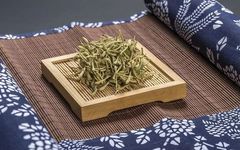 The Efficacy and Functions of Honeysuckle (Jin Yin Hua)