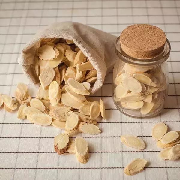 The Top 10 Benefits and 5 Contraindications of Drinking Astragalus Tea: Are You Consuming It Correctly?