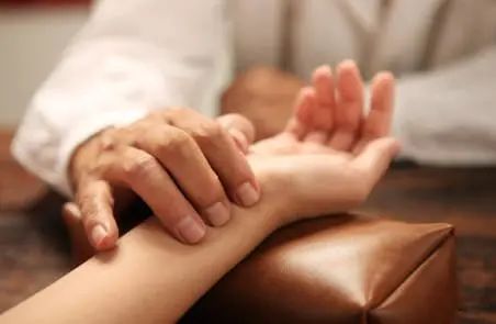 Eight Common Diagnostic Methods in Traditional Chinese Medicine