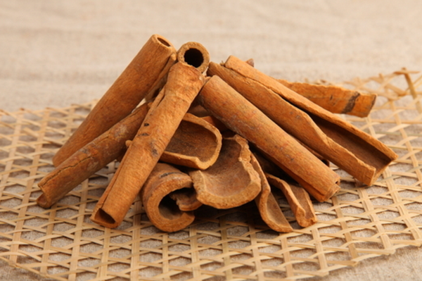 The Benefits and Uses of Cinnamon