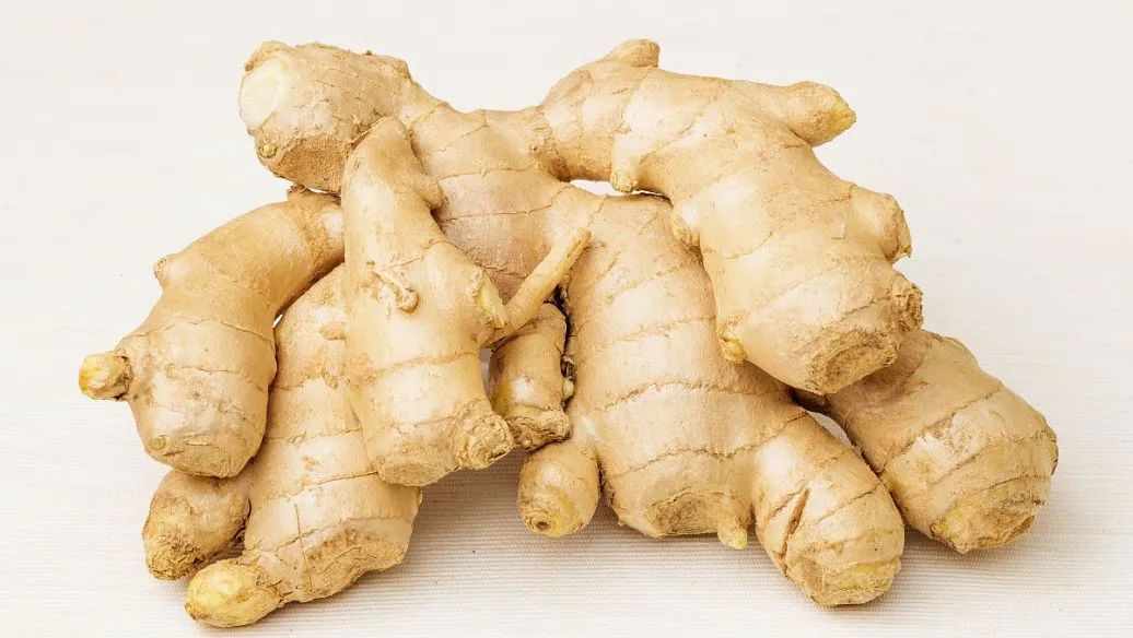 Ginger (Gan Jiang): A Comprehensive Overview of Its Properties and Uses in Traditional Chinese Medicine