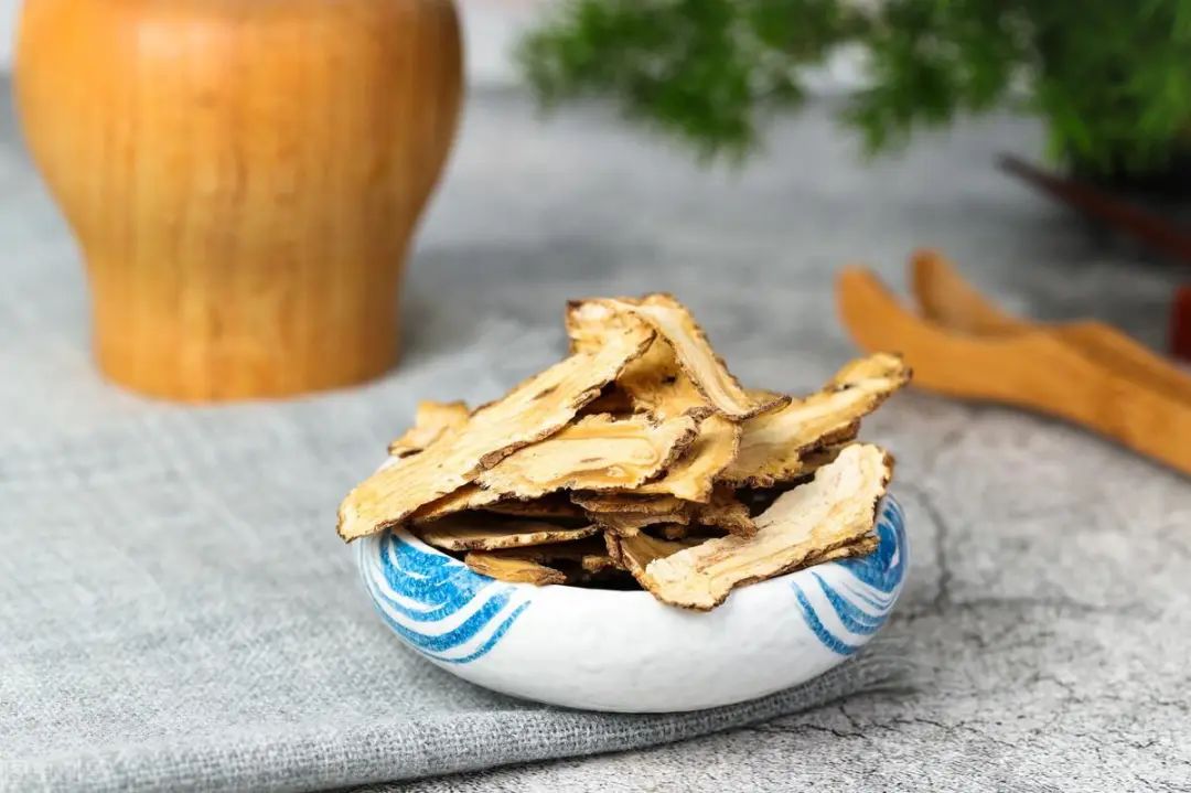 What Are the Benefits of Angelica Sinensis? What Are the Dietary Contraindications?
