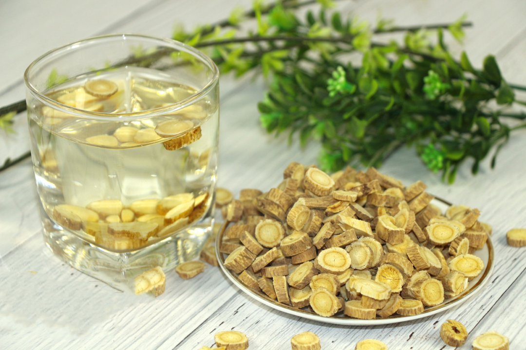 Astragalus Can Rapidly Enhance Human Immunity! But Only Certain People Can Use It, Check If You Are Suitable!