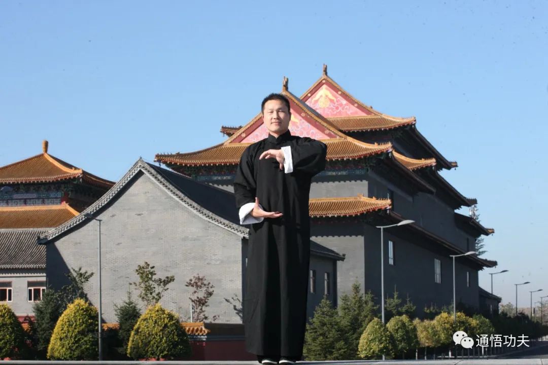 The Simplicity of Practicing Tai Chi: Starting from Wuji