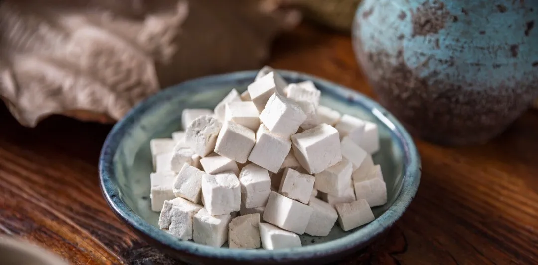 Traditional Chinese Medicine: The Benefits of Poria Cocos and Its Six Combinations for Strengthening the Spleen and Stomach, Promoting Diuresis and Resolving Dampness