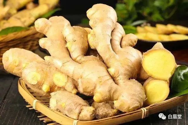 Ginger (Gan Jiang): A Comprehensive Overview of Its Properties and Uses in Traditional Chinese Medicine