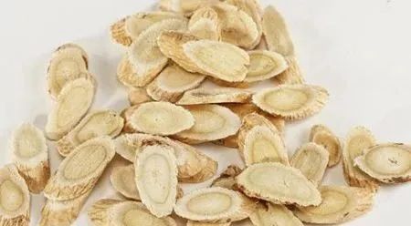Nutritional Value and Benefits of Astragalus: Advantages for Women and Precautions