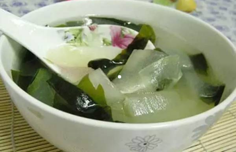Health Preservation through Seasonal Eating: Dietary Therapy for Different Groups during the Summer Solstice