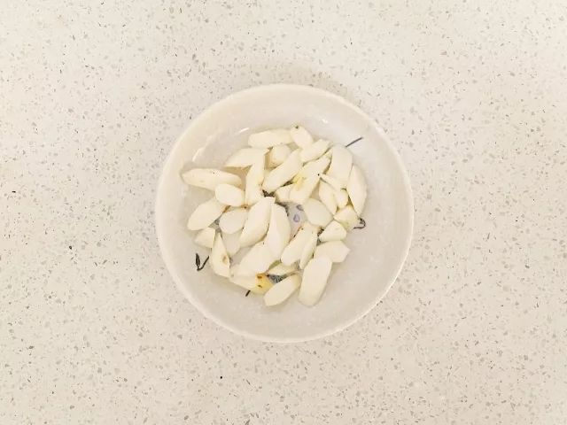 Qi Deficiency, Tooth Marked Tongue, and Spleen-Stomach Weakness: Try This Soup!