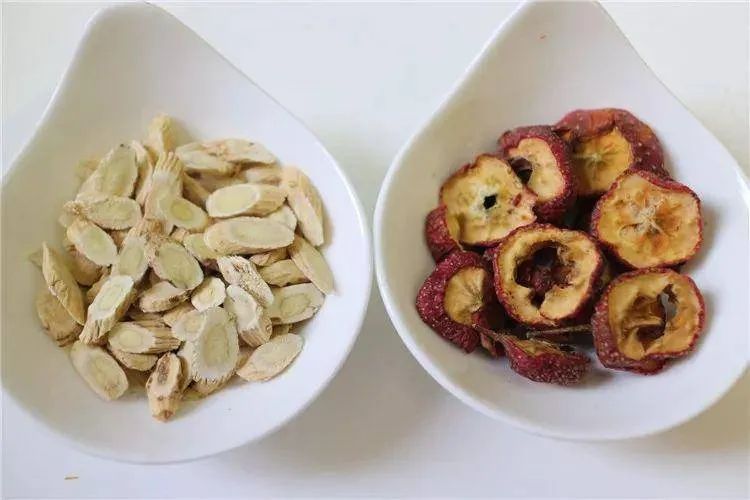 Huang Qi and Hawthorn Drink: Strengthening the Body!
