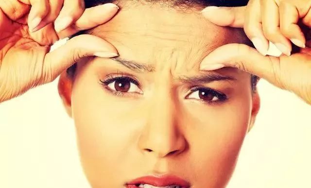 What Traditional Chinese Medicines Are Effective for Spleen and Stomach Deficiency, Damp-Heat, and Weakness?