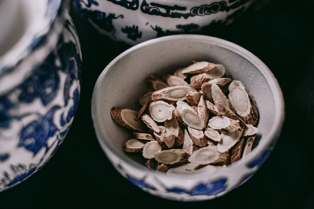 Astragalus Can Rapidly Enhance Human Immunity! But Only Certain People Can Use It, Check If You Are Suitable!