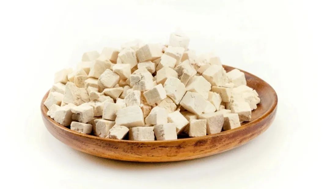 What is 'Dampness' as Commonly Said by People in Guangdong? Recommended TCM Formulas for Dampness Removal