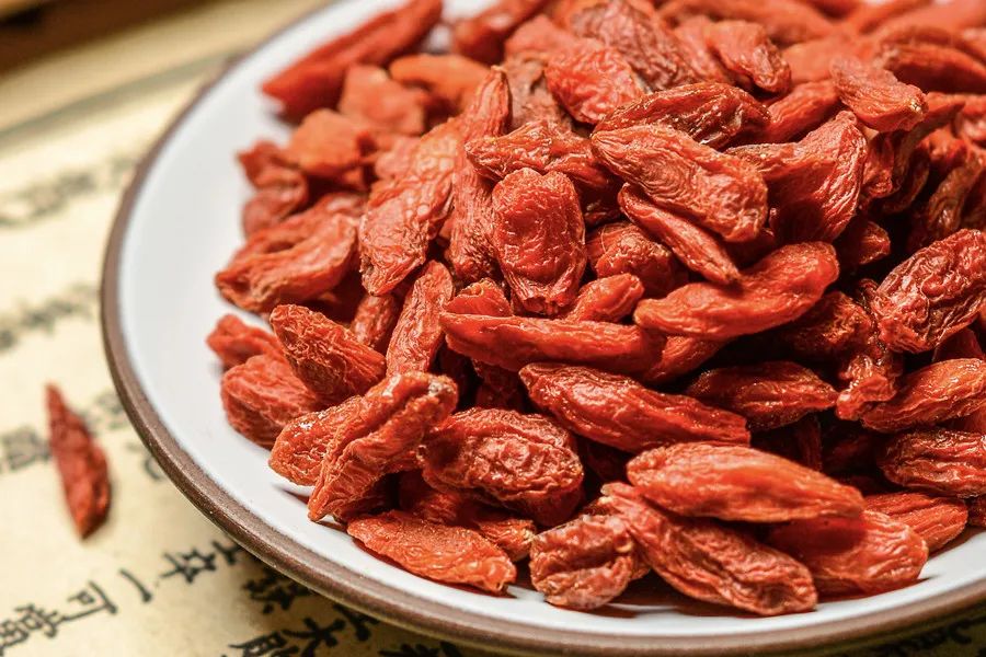 Common Herbs for Tonifying Qi, Nourishing Blood, Moistening Yin, and Reinforcing Yang