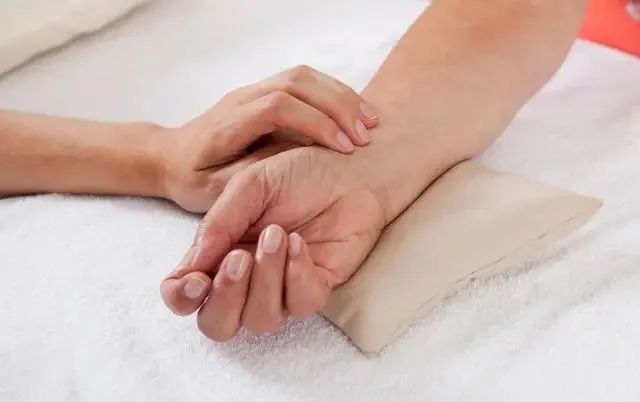 Understanding 14 Common Pulse Types in Traditional Chinese Medicine in Five Minutes